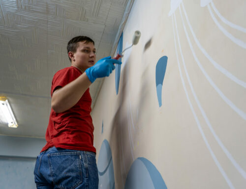 Peintre décorateur Angers : refaire la peinture de votre chambre